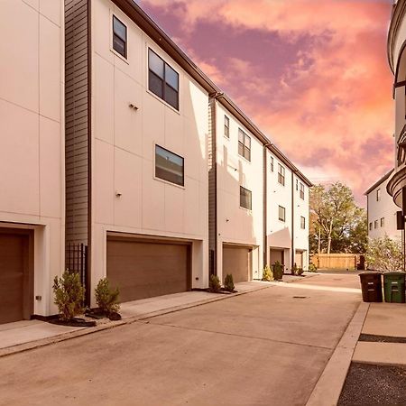 Downtown Houston Haven Villa Exterior photo